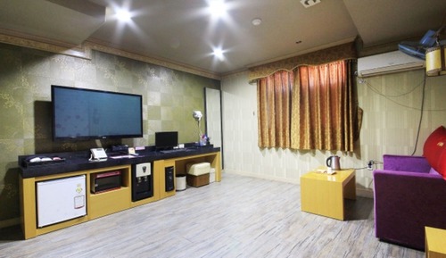 Ondol Room