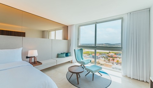 Suite, no fumadores (2 King & 2 Single Beds, Island View)