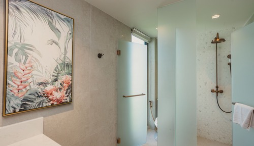 Lanna Suite Pool View with Bathtub