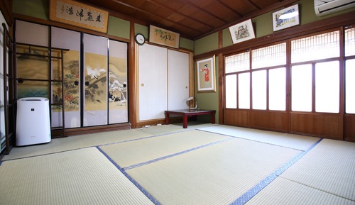 Dormitorio compartido tradicional, baño compartido (Japanese Style, 6 tatami)