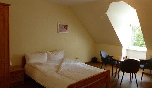 Habitación familiar con 1 cama doble o 2 individuales