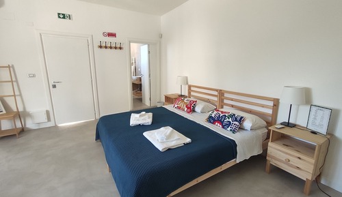 Habitación estándar con 1 cama doble o 2 individuales, baño privado, vistas a la piscina