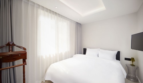 Standard Room - 5 free OTT services[Netflix, Tving, Watcha, Disney, Apple]