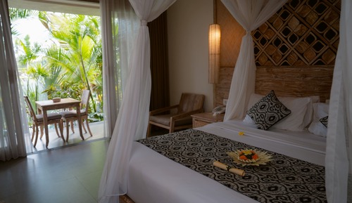 Suite estudio, acceso a la piscina