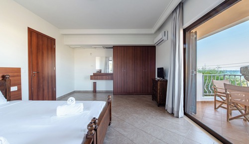 Estudio, vistas al mar
