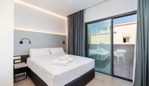 Habitación doble superior, terraza (Pool)