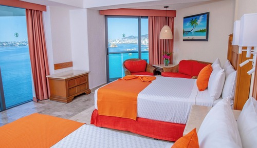 Habitación junior doble, 2 camas dobles, vistas al mar