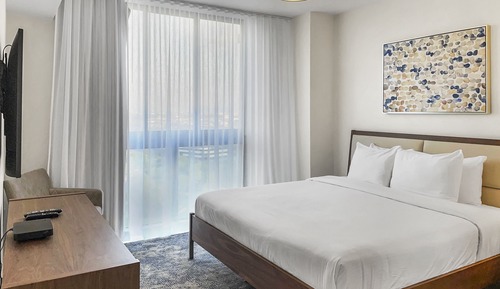 Suite, varias camas, vistas al campo de golf