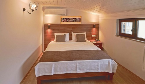 Suite, bañera de hidromasaje, vistas al mar