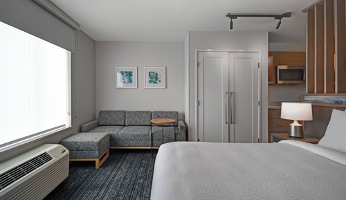 Estudio, 1 cama de matrimonio grande con sofá cama (Mobility/Hearing Accessible, Tub)