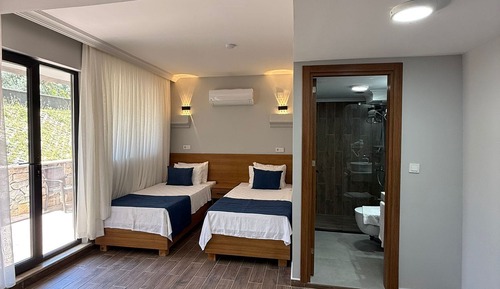 Habitación económica, 1 cama doble, vistas al jardín