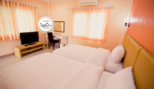 Habitación básica con 2 camas individuales