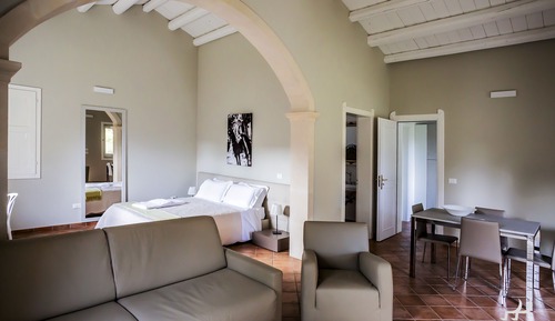 Suite junior, acceso a la piscina, vistas al jardín