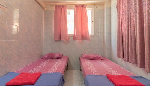 Standard Twin Room with Shared Bathroom 