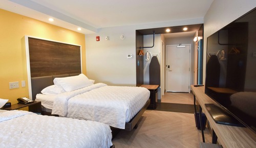 Habitación, 2 camas de matrimonio, accesible para personas con discapacidad (Hearing)