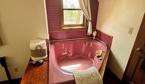 Suite estudio Confort, 1 cama de matrimonio grande, bañera de hidromasaje, en esquina