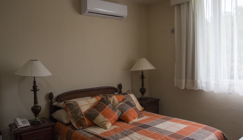 Habitación básica doble, 1 cama doble, accesible para personas con discapacidad