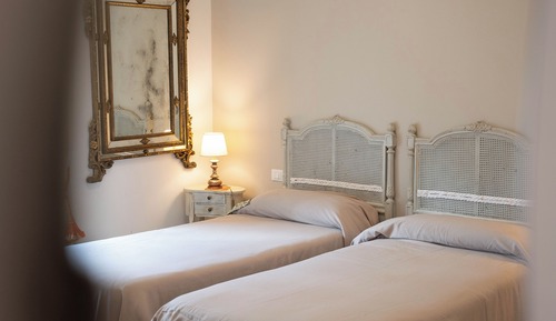Habitación tradicional con 1 cama doble o 2 individuales