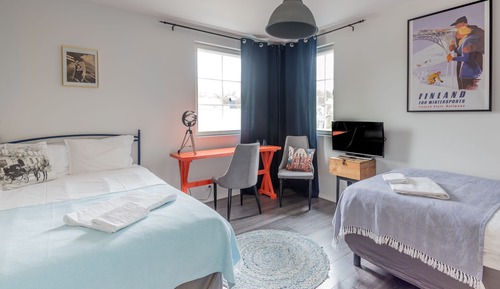 Habitación clásica con 2 camas individuales, baño compartido