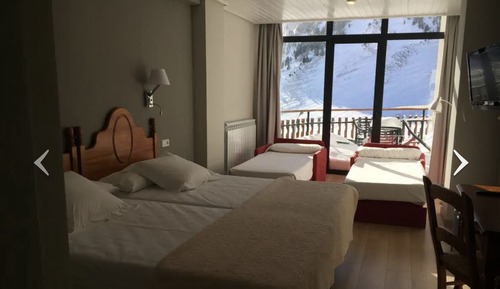 Habitación triple, vistas a la montaña (2 adults + 1 child)