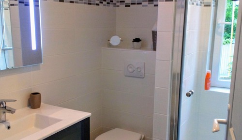 Habitación triple superior, baño privado, vistas al jardín (Granit)