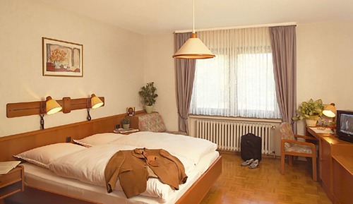 Habitación básica con 1 cama doble o 2 individuales, no fumadores