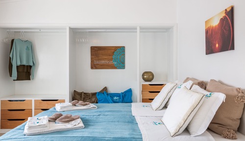 Suite básica, baño privado, vistas a la ciudad