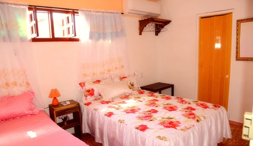 Habitación triple familiar, varias camas, fumadores, baño privado