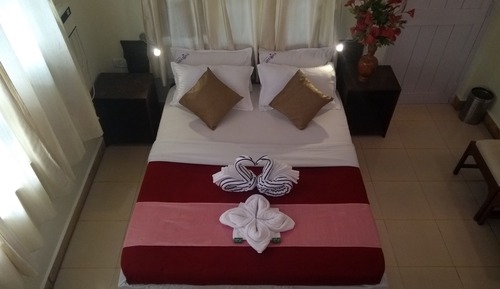 Habitación estándar con 1 cama doble o 2 individuales, 1 cama doble, no fumadores