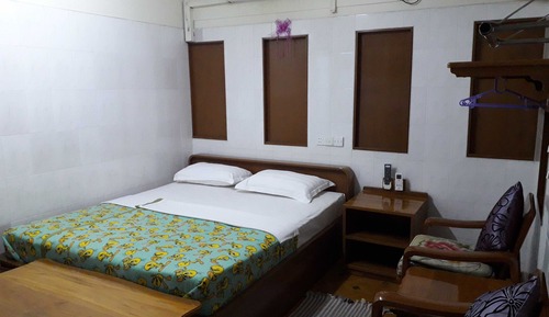 Habitación individual, baño compartido