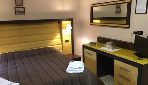 Habitación Confort con 1 cama doble o 2 individuales