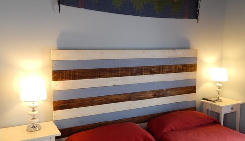 Habitación con 1 cama doble o 2 individuales (baño compartido y balcón)