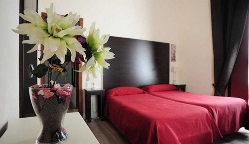 Habitación con 1 cama doble o 2 individuales, balcón