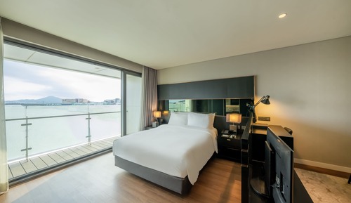 Marina Suite Double (Pool included for 2 people)