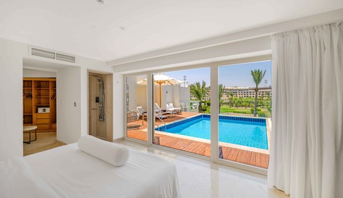 Suite (Golf Pool suite, with private pool)