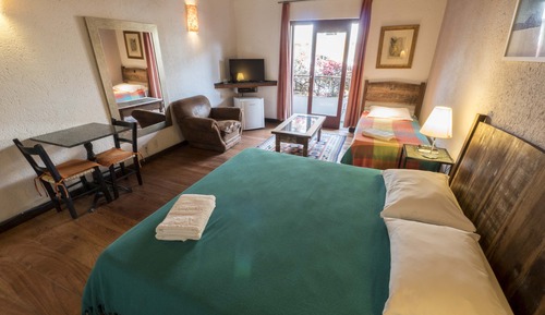 Habitación triple, varias camas, no fumadores, vistas parciales al lago