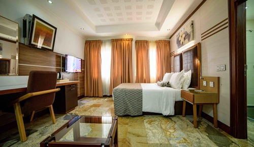 Habitación Confort, 1 cama de matrimonio, vistas a la ciudad