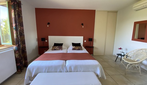 Habitación superior con 2 camas individuales