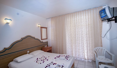 Habitación estándar con 1 cama doble o 2 individuales