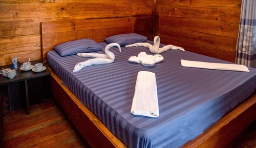 Habitación doble, 1 cama de matrimonio grande, no fumadores, vistas a la montaña