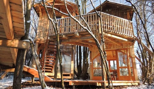 Casa romántica en un árbol, varias camas, no fumadores