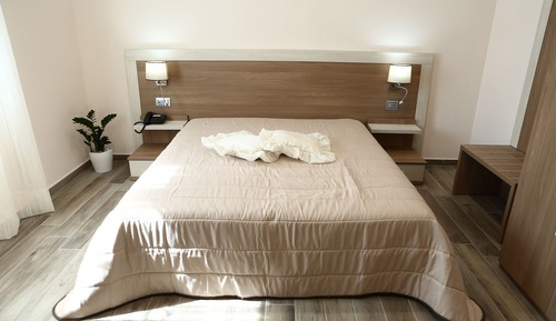 Apartamento familiar, 2 habitaciones, vistas al jardín, en la zona del jardín (APOLLO)