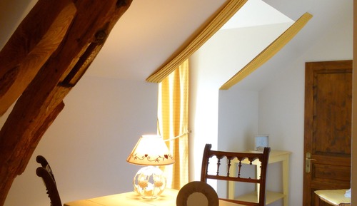 Habitación Confort doble, baño privado, vistas al patio (3 épis)