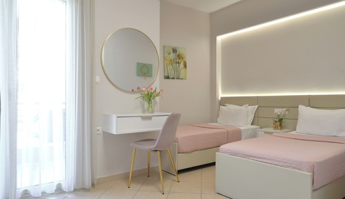 Habitación triple, balcón