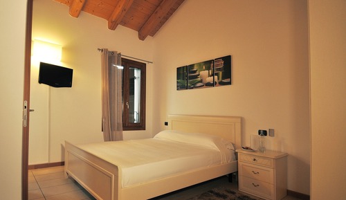 Habitación con 1 cama doble o 2 individuales, baño privado