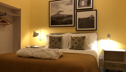 Apartamento, vistas al mar (Yellow)