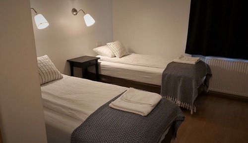 Habitación con 1 cama doble o 2 individuales, baño privado
