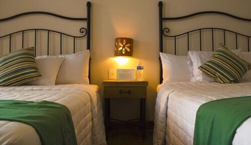 Habitación básica doble, 2 camas dobles, no fumadores