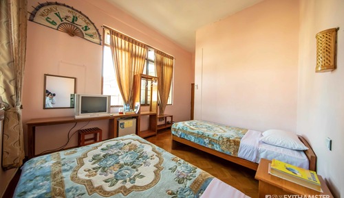 Habitación superior con 1 cama doble o 2 individuales