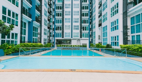 Suite superior, 1 habitación, frigorífico y microondas, vistas a la piscina